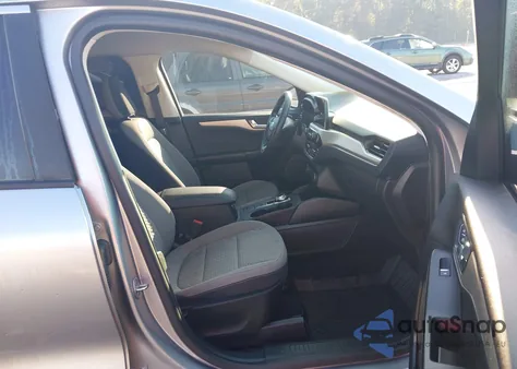 2021 Ford Escape Se z USA, uszkodzony, nr VIN 1FMCU0G69MUA42544